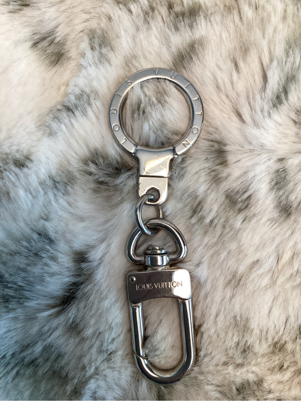 Louis Vuitton XL Anneau Cles Muskton Keychain - Picture 6 of 7